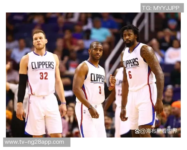 小乔丹季前赛无球队签约训练之余担任孩子私人司机的生活分享