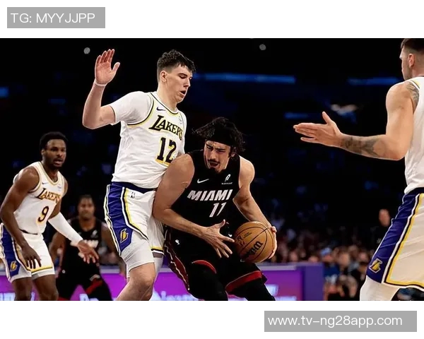 热火20号新星亚库乔尼斯表现出色送出10次助攻并贡献8分2断1帽 热火20号新星亚库乔尼斯表现出色送出10次助攻并贡献8分2断1帽